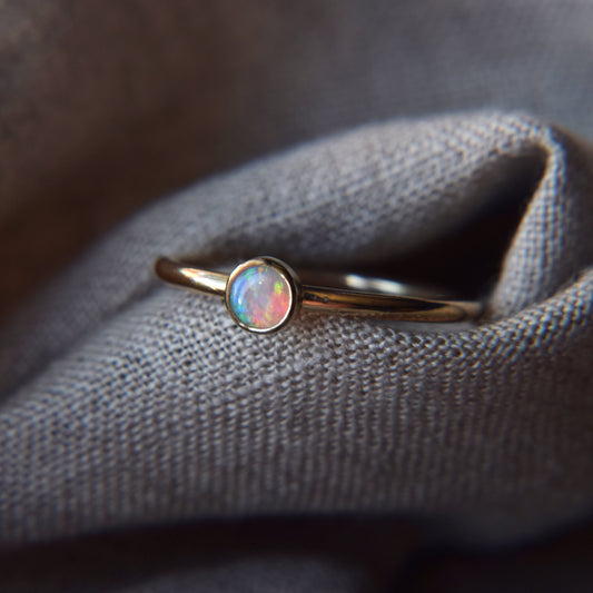 9ct Gold Opal Ring - Paisley Pins
