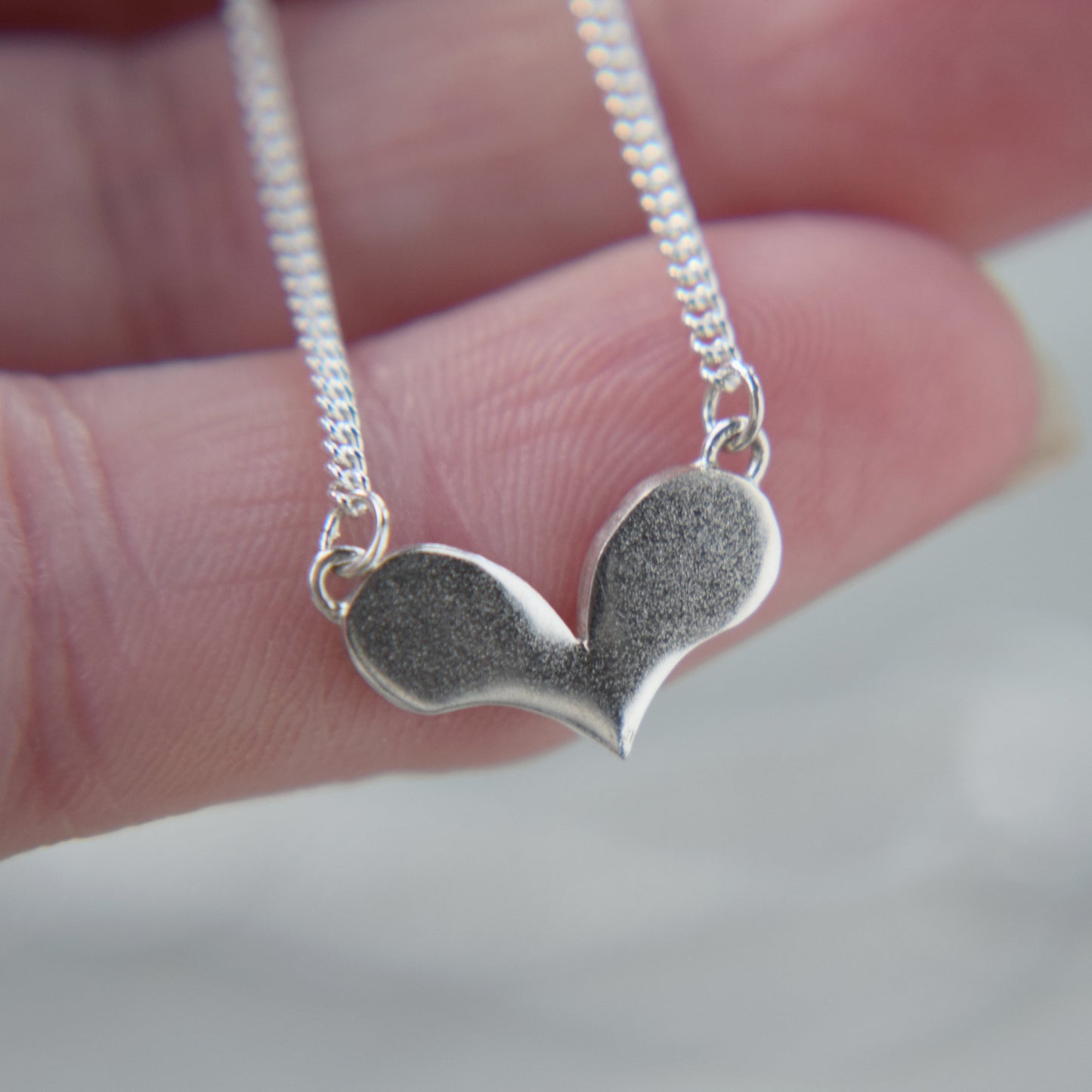 Solid Wide Heart Pendant - Paisley Pins